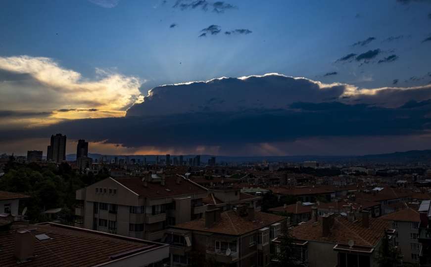 Bajkoviti prizori iznad Ankare: Prelijep zalazak sunca 